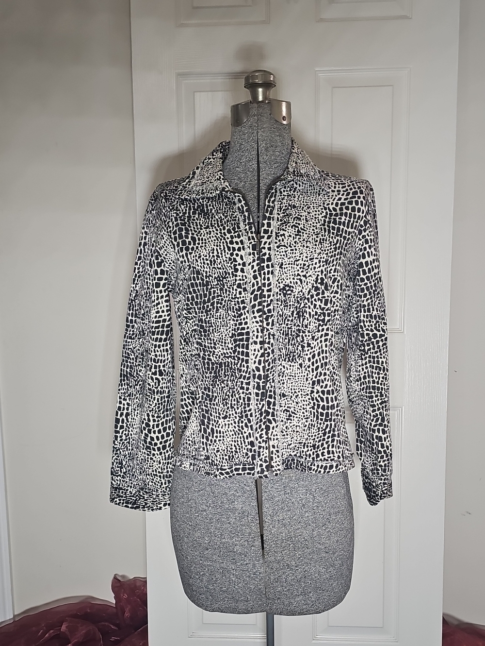 Chico’s Animal Print Textured Statement Zip-Up Shirt Jacket Size S 0